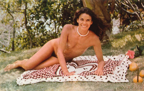 691510773_PB_ITA_1977_05_p_050a_Florinda_Bolkan_123_167lo