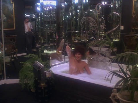 joan_collins_-_the_bitch.avi.0078