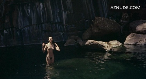 Agutter-Walkabout-HD-n-02