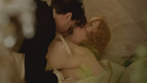 Rebecca%20Hall%20-%20Parades%20End%20-%20S01E01_3