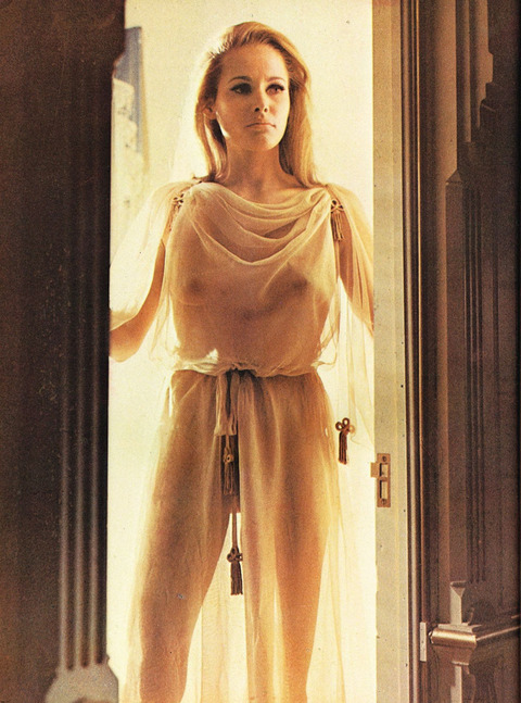 nude-04