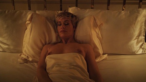 Cecile de France - The New Pope - S01E02_1