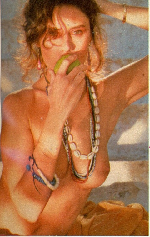 80020_PB_ITA_08_1979_p_073a_Corinne_Clery_122_56lo