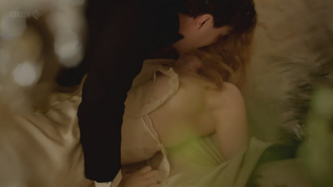 rebecca-hall-parades-end-s01e01_2