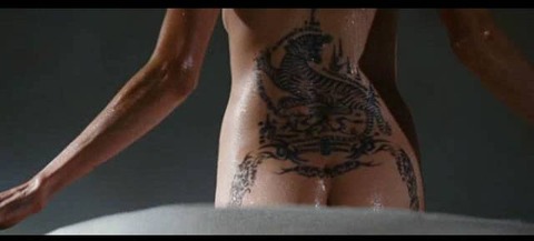 Angelina-Jolie-Wanted-nude-xnews-ss006