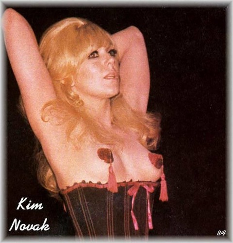 nude-12