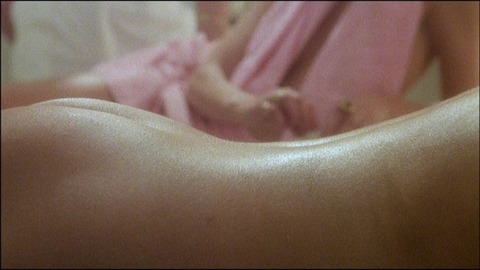 Joan_Collins_Sue_Lloyd_The_Stud__UK_1978_.vob_000092006