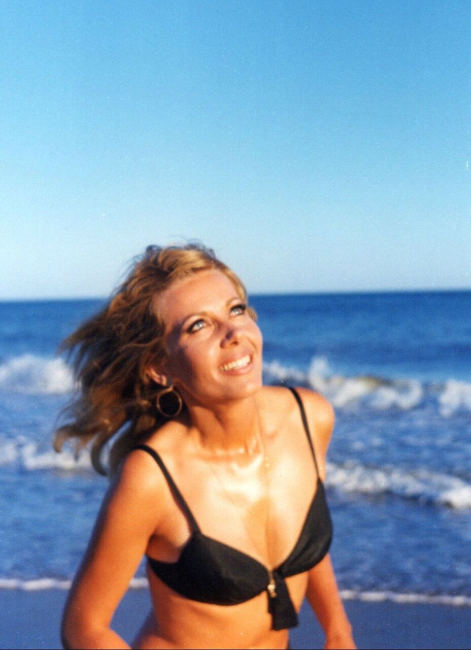 １１ イングリッド ピット ビキニになった女優たち