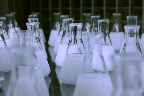 flasks-g6dd5ee5b3_640