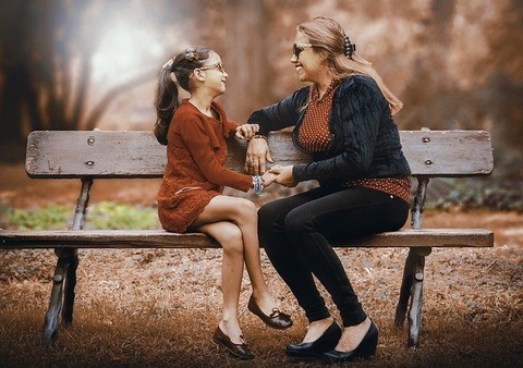 mother-and-daughter-3281388_640