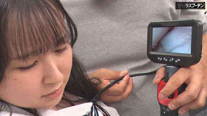 恥ずかしがりながらも感じてしまうちっぱい美女！！