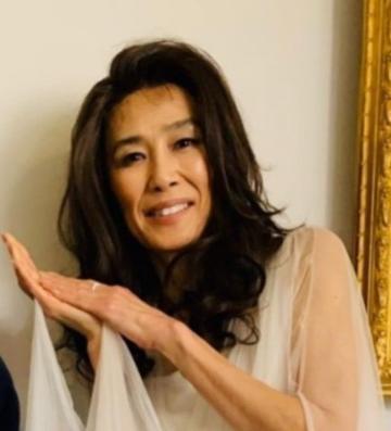 萬田久子さん ばばぁで射精してまった 僕