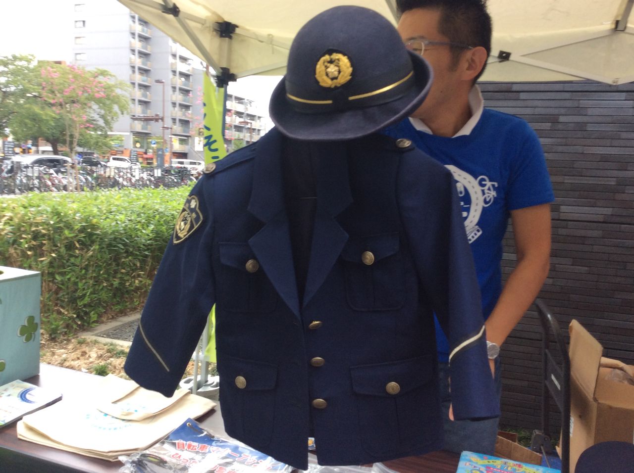 警察官に仮装 カッコイイ 可愛い警察官に大変身 まちなか
