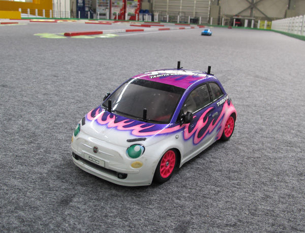ラジコン 1/10 フィアット 500 ドリフト 谷田部用M-05でチキチキ