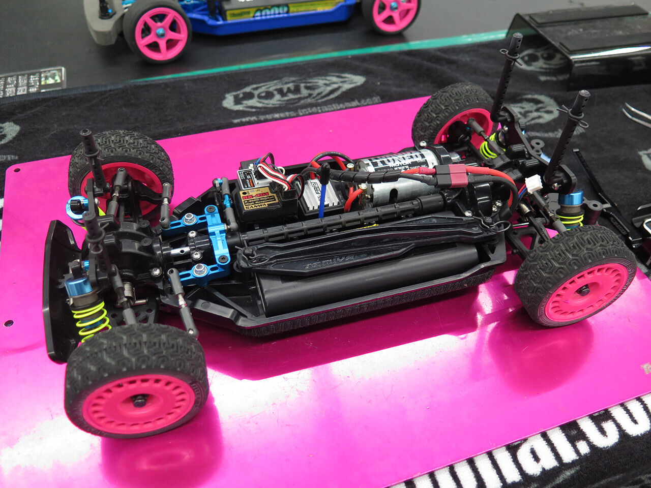 タミヤ　TT-02B アバンテ　ピンク RC タミヤ RC限定シリーズ 1/10RC ネオ スコーチャー ブライト