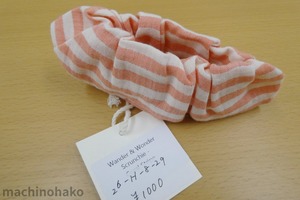 シュシュ　髪留め　ヘアアクセ　束ねる