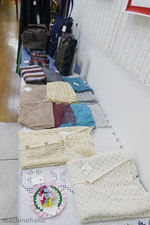 ウサギさん作品コーナー　街知の箱　店内