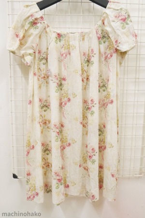 パフスリーブ　ブラウス　花柄　手作り服　リサイクル　未着用　オーダー品　未使用　ハンドメイド服