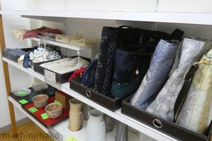 街知の箱　店内　ウサギさん作品コーナー