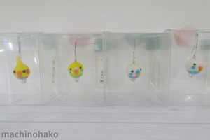 ピアス　鳥　オカメインコ　インコ　セキセイインコ　羊毛フェルト　フック　おしゃべり　コミュニケーション