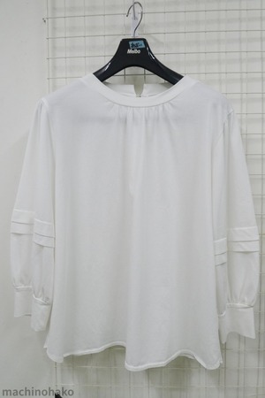 ホワイト　長袖　ブラウス　大きい