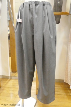 グレーパンツ　her.　グレーズボン　グレー　グレイパンツ　グレイ　ボトムス　中古　古着