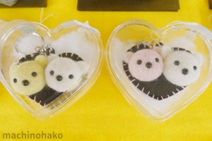 キーホルダー　熊　くま　ハート　クマ　羊毛フェルト　ハンドメイド　手作り
