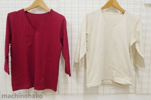 ユニクロ　Tシャツ　赤　ベージュ　レッド　生成　洗たくのみ　未着用　UNIQLO　シミあり　難あり　訳あり　洗濯のみ　未使用　リサイクル