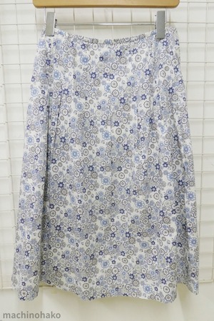 38　ブルー花柄　スカート　リバティプリント　リバティ　花柄　花柄スカート