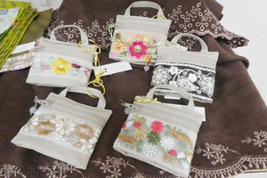 ミニミニ刺繍ポーチ インド刺繍 インド刺繍リボン ポーチ取っ手付き カニカン 携帯 ポーチ ミニポーチ ミニミニポーチ 隠しマチ