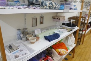 街知の箱　店内　あおいさんのリサイクルコーナー