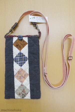 ケイタイケース　スマホポシェット　スマホケース　キルティング　スマホショルダー　フォンバッグ