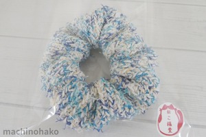 シュシュ　丸っこいシュシュ　丸い　手編みシュシュ　編み物　手編み　ヘアアクセサリー　ハンドメイド