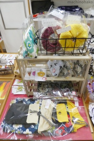 街知の箱　店内　ねこ福堂さん作品コーナー