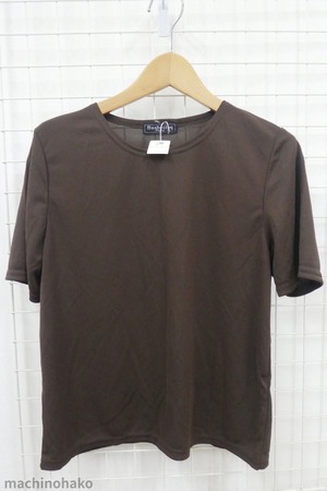 茶Tシャツ　茶　ブラウン　ブラウンTシャツ　古着　ポリエステル　ポリ　リサイクル