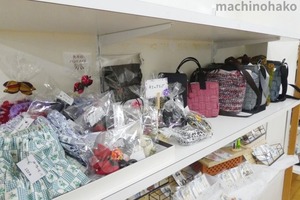 街知の箱　店内　I.さん作品コーナー