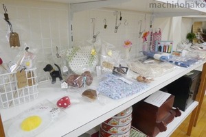 なないろひつじさん作品コーナー　街知の箱　店内