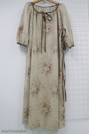 バラプリント　未着用　未使用　ワンピース