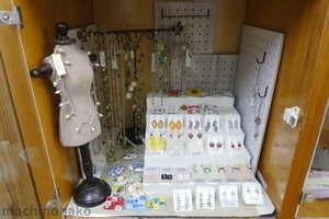 michimaruyaさんの作品コーナー　街知の箱　店内
