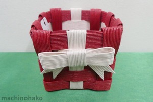 赤　ピンク　レッド　籠　ラッピング　リボン　プレゼント　ギフト　クラフト