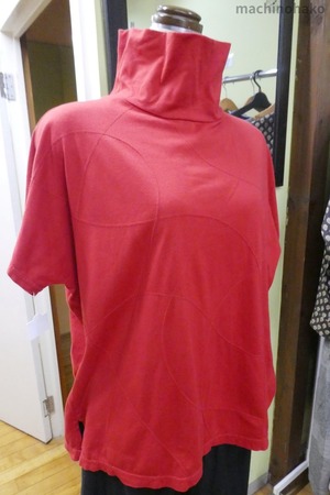 赤　ハイネック　半袖　カットソー　YACCO MARICARD tricot　ピンタック