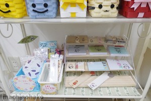 街知の箱　店内　サジの紙雑貨店さん作品コーナー