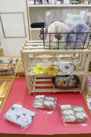 街知の箱　店内　ねこ福堂さん作品コーナー