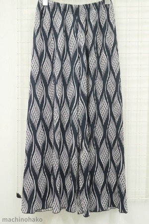 パンツ　ゴムパンツ　ゆったりパンツ　しわにならない　プリーツ