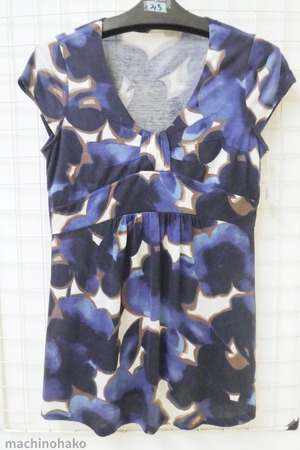 青柄Tシャツ　ブラウス　セクシー　カットソー　リボン風　リサイクル　古着