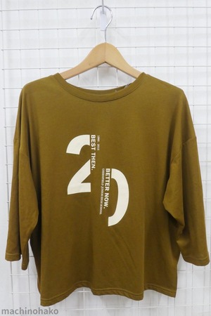 カーキ　Tシャツ　古着　黄土色　前後ろ着用可能　ロゴT　五分袖　5分袖