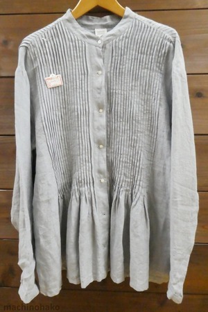 ブラウス　タック　リネン　細かい