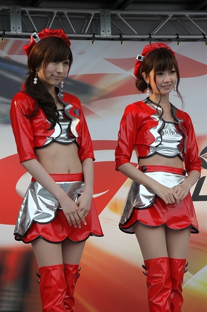 SUPER GT 2011 第1戦 岡山 津川智香子さん、佐崎愛里さん、高橋としみ