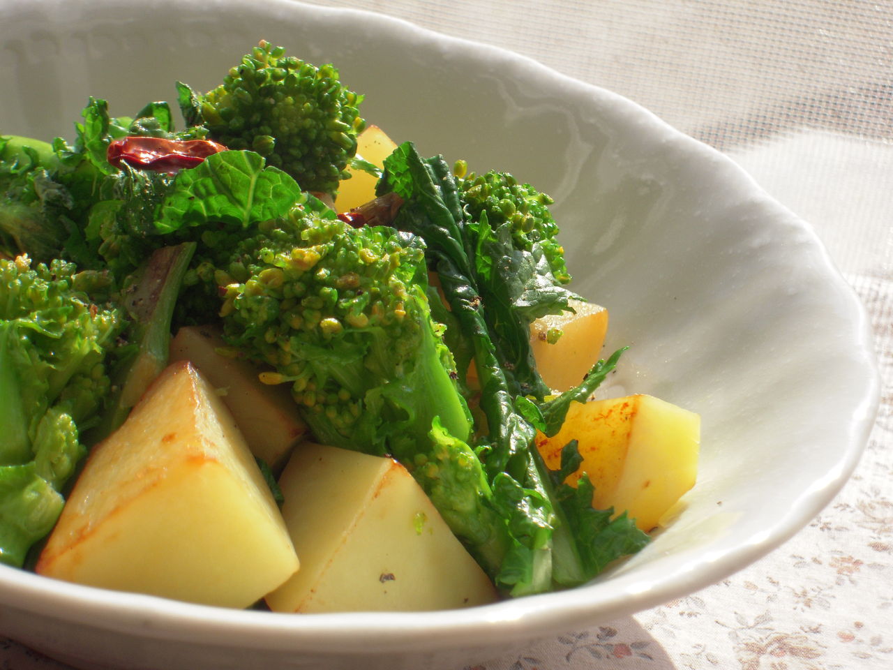 新じゃがで高血圧予防やむくみ解消 菜の花とじゃがいものペペロン風味 さやいんげんと新じゃがと新ゴボウのくるみマスタード風味 新じゃがと三つ葉のごま味噌和え マクロビオティック 簡単 料理 レシピ ゆん ｓ