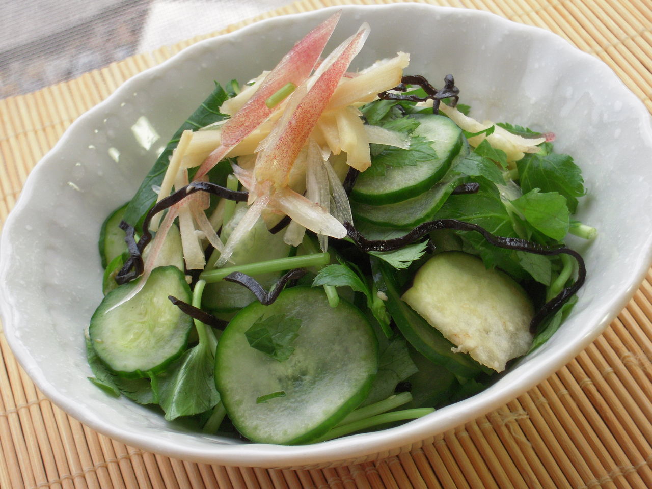 夏バテに きゅうりと茄子の塩昆布生姜風味 マクロビオティック 簡単 料理 レシピ ゆん s 夏バテに きゅうりと茄子の塩昆布生姜風味 マクロビオティック 簡単 料理 レシピ ゆん s
